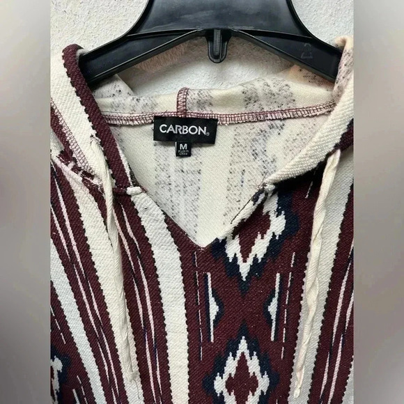 Carbon pullover hoidie Aztec print burgandy and navy. - Picture 2 of 4